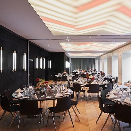 Roomers Munich, Autograph Collection Bagian luar foto The Long Room