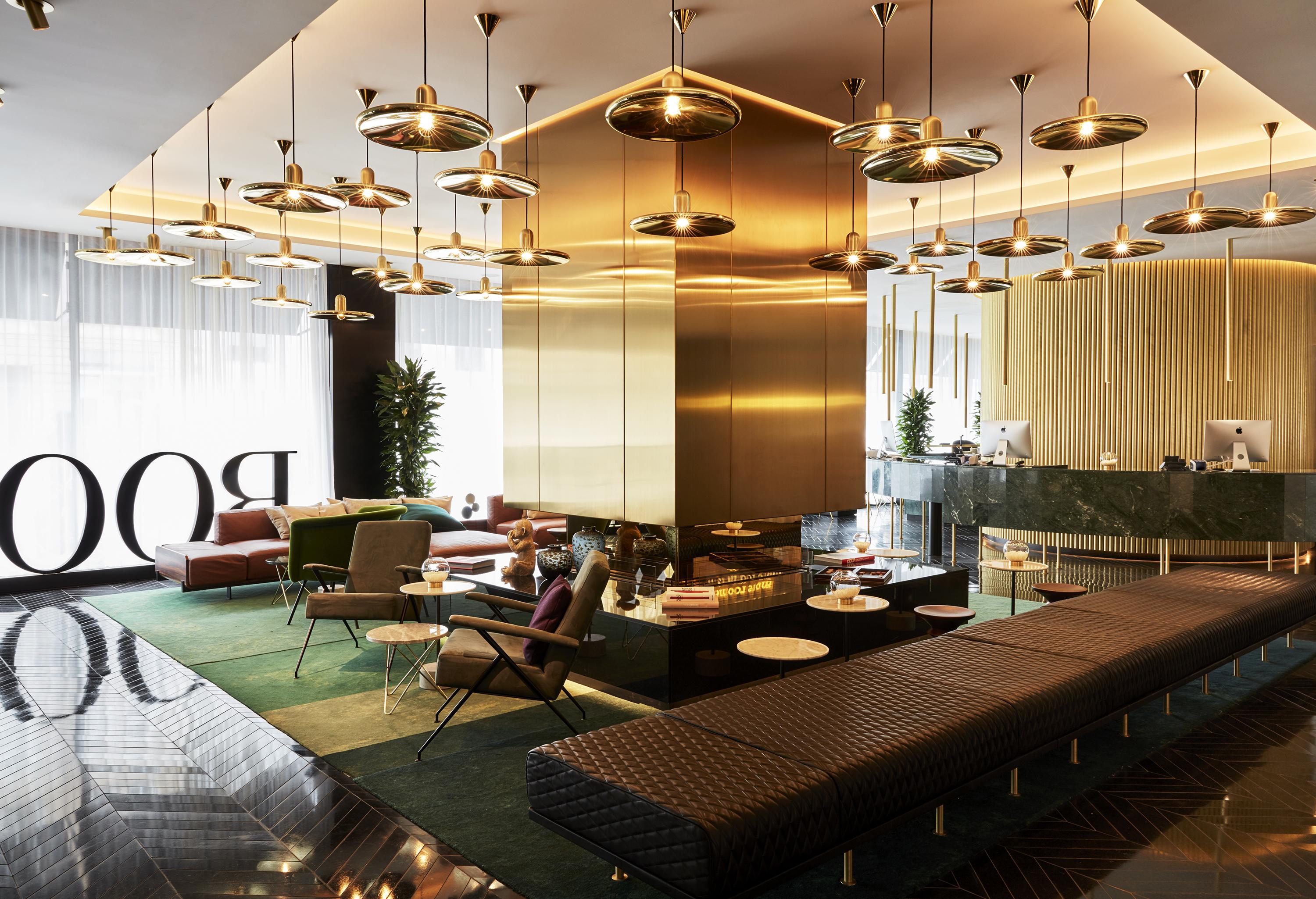 Roomers Munich, Autograph Collection Bagian luar foto The lobby of the hotel