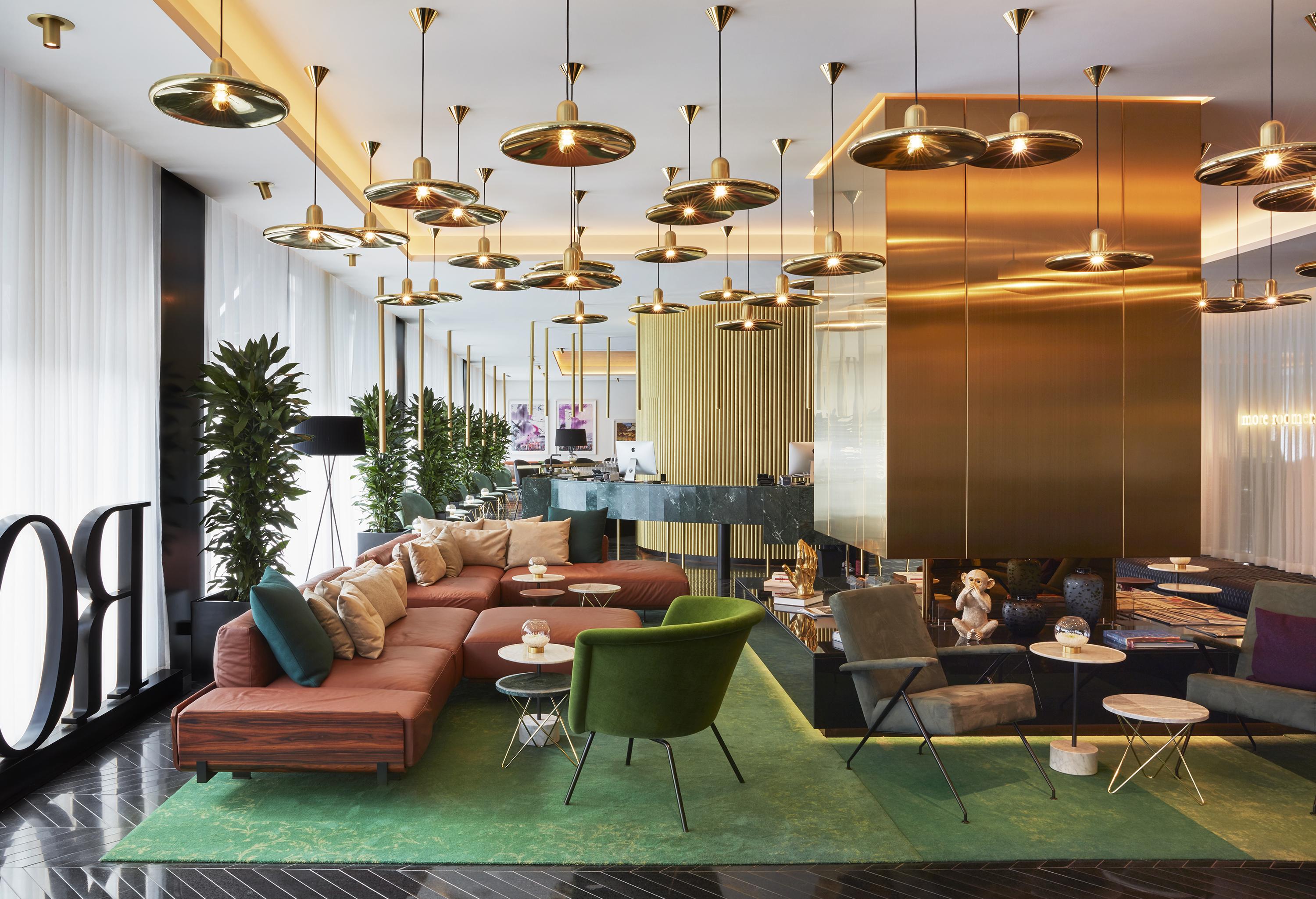 Roomers Munich, Autograph Collection Bagian luar foto The lobby of the hotel
