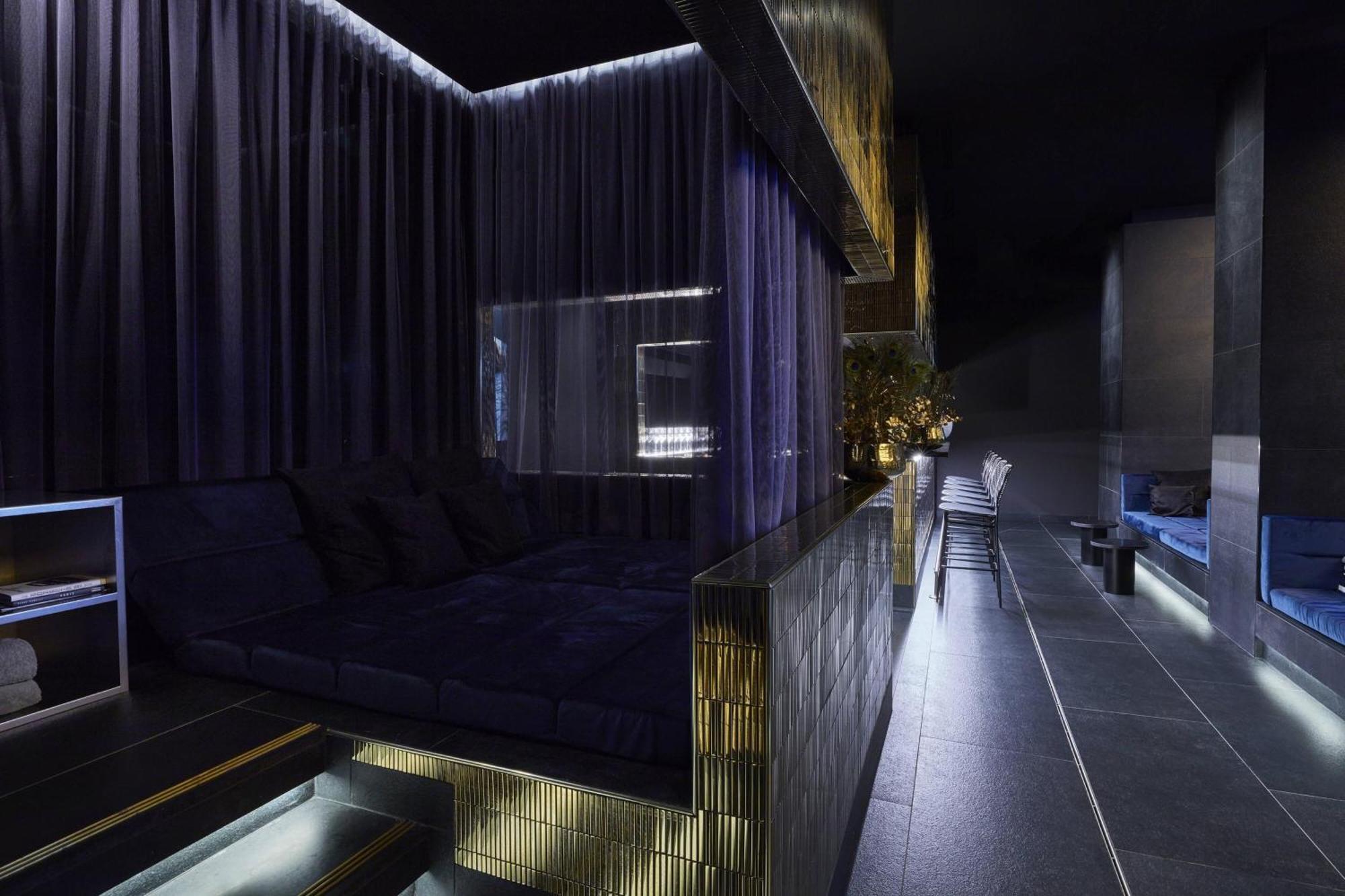 Roomers Munich, Autograph Collection Bagian luar foto The interior of the nightclub