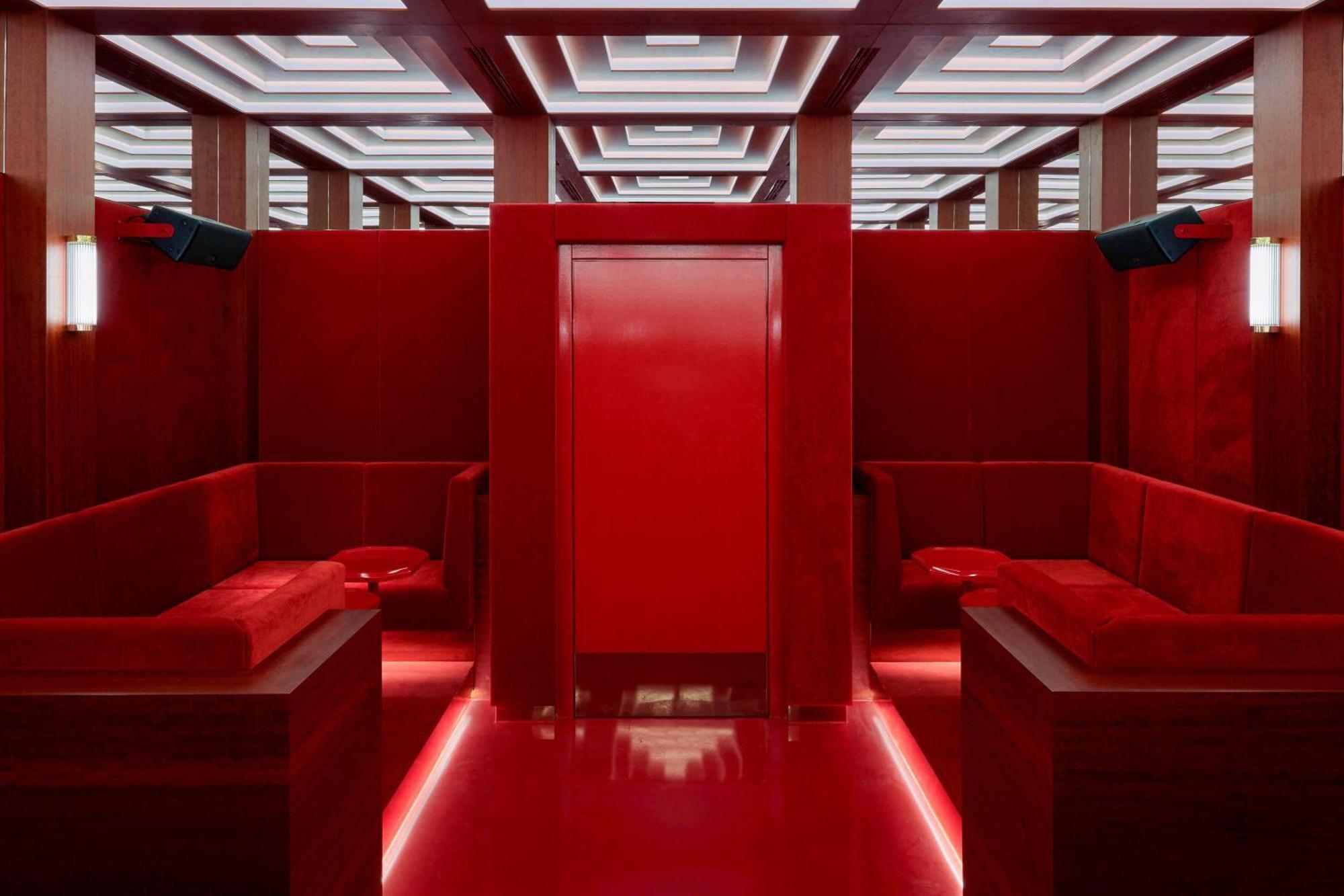 Roomers Munich, Autograph Collection Bagian luar foto The interior of the nightclub
