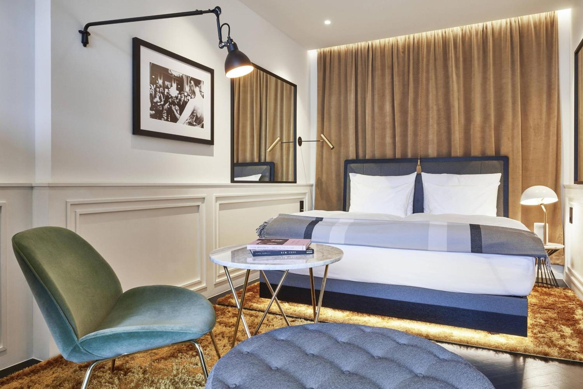 Roomers Munich, Autograph Collection Bagian luar foto Deluxe Room